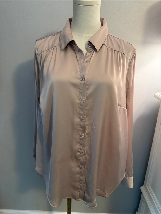 torrid Tops - torrid Blush Satin Button-Down Shirt